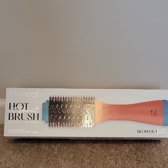 Fahrenheit Other - Fahrenheit Hair Care System 2" Volumizing Professional Hot Blowout Brush NWT
